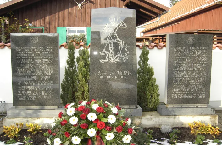 Das Kriegerdenkmal von 1963